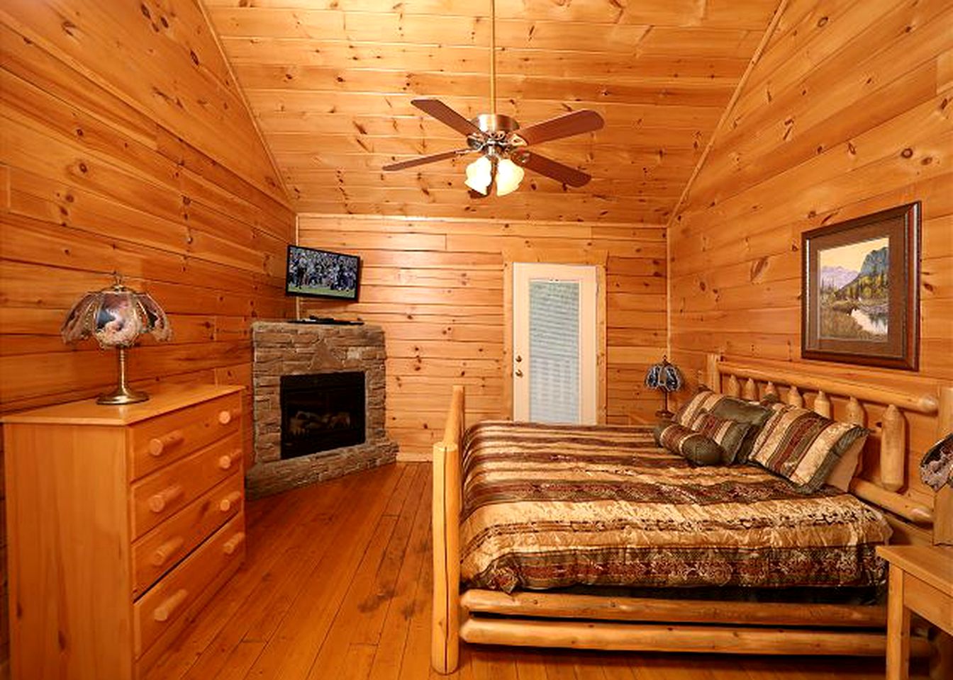 Dog-Friendly Log Cabin Rental with a Private Hot Tub near Sevierville, Tennessee