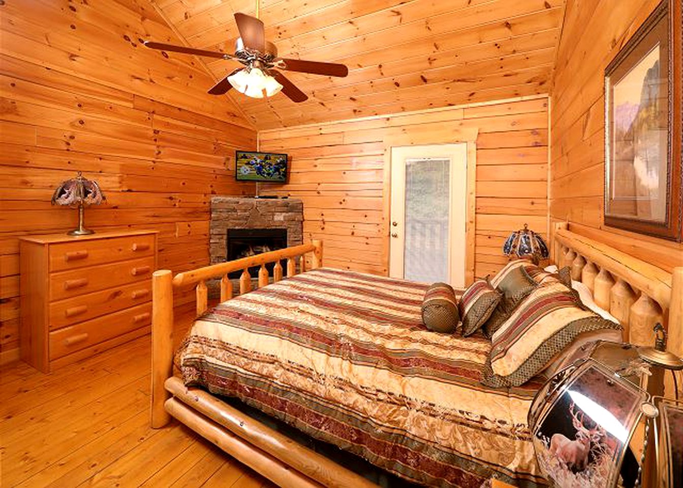 Dog-Friendly Log Cabin Rental with a Private Hot Tub near Sevierville, Tennessee