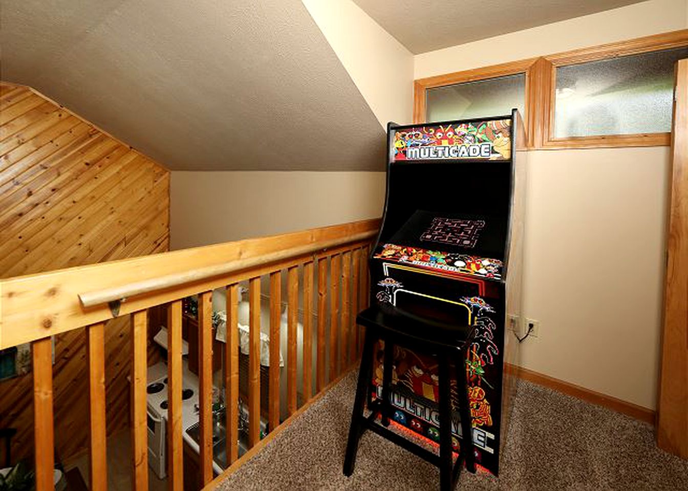 Dog-Friendly Cabin with Hot Tub near Great Smoky Mountains National Park, Tennessee