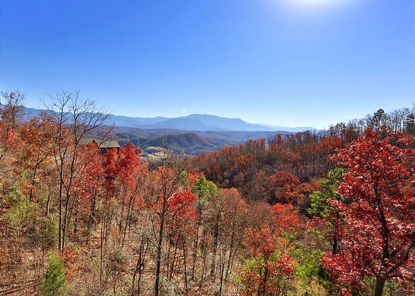 Enchanting Log Cabin Accommodation with a Private Hot Tub in Sevierville, Tennessee