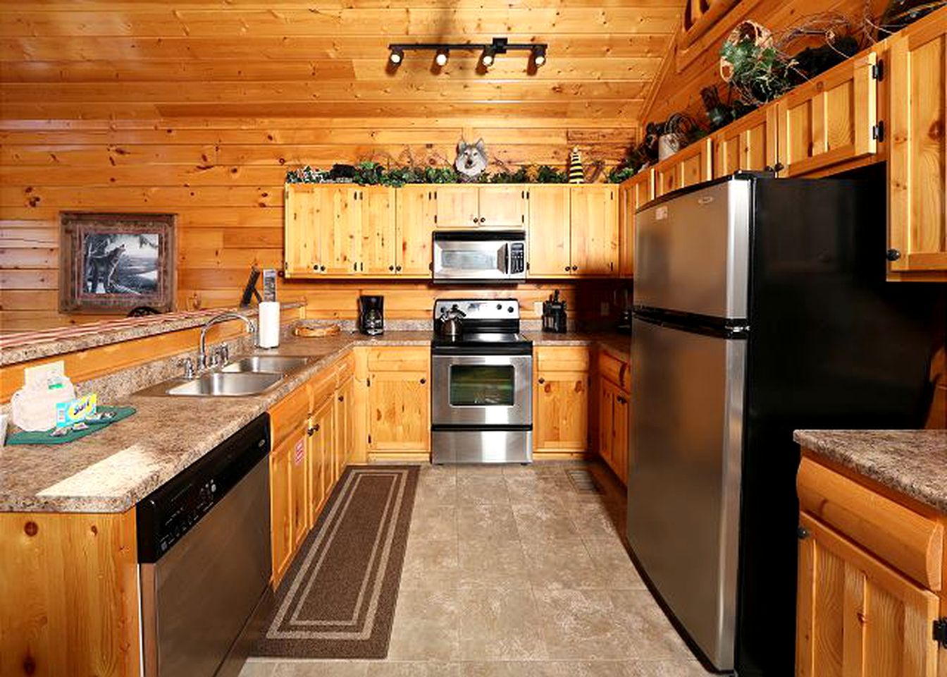 Enchanting Log Cabin Accommodation with a Private Hot Tub in Sevierville, Tennessee