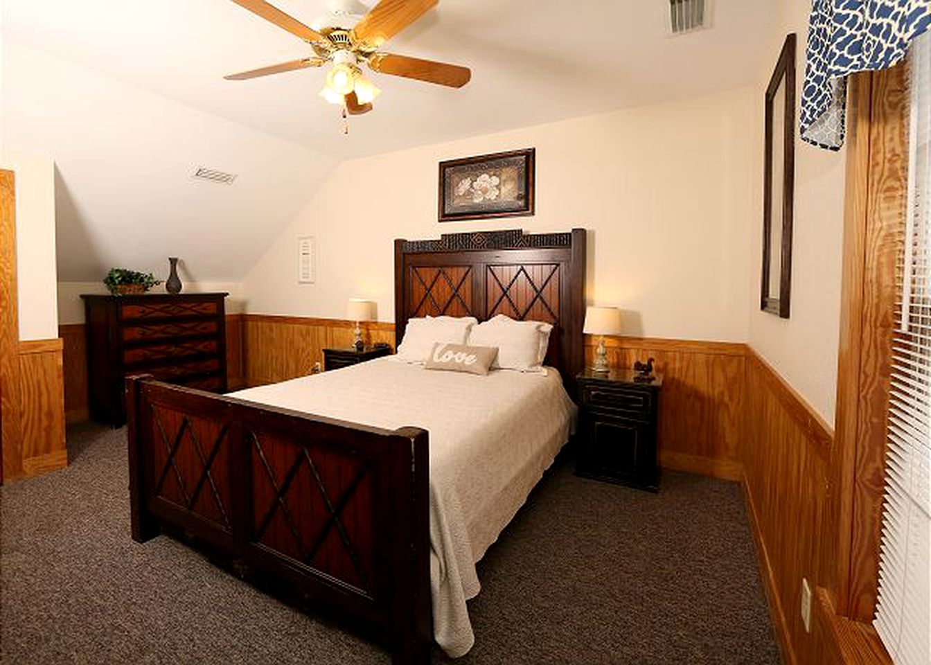 Spacious Pet-Friendly Cabin Rental at Luxury Resort Outside of Knoxville, Tennessee