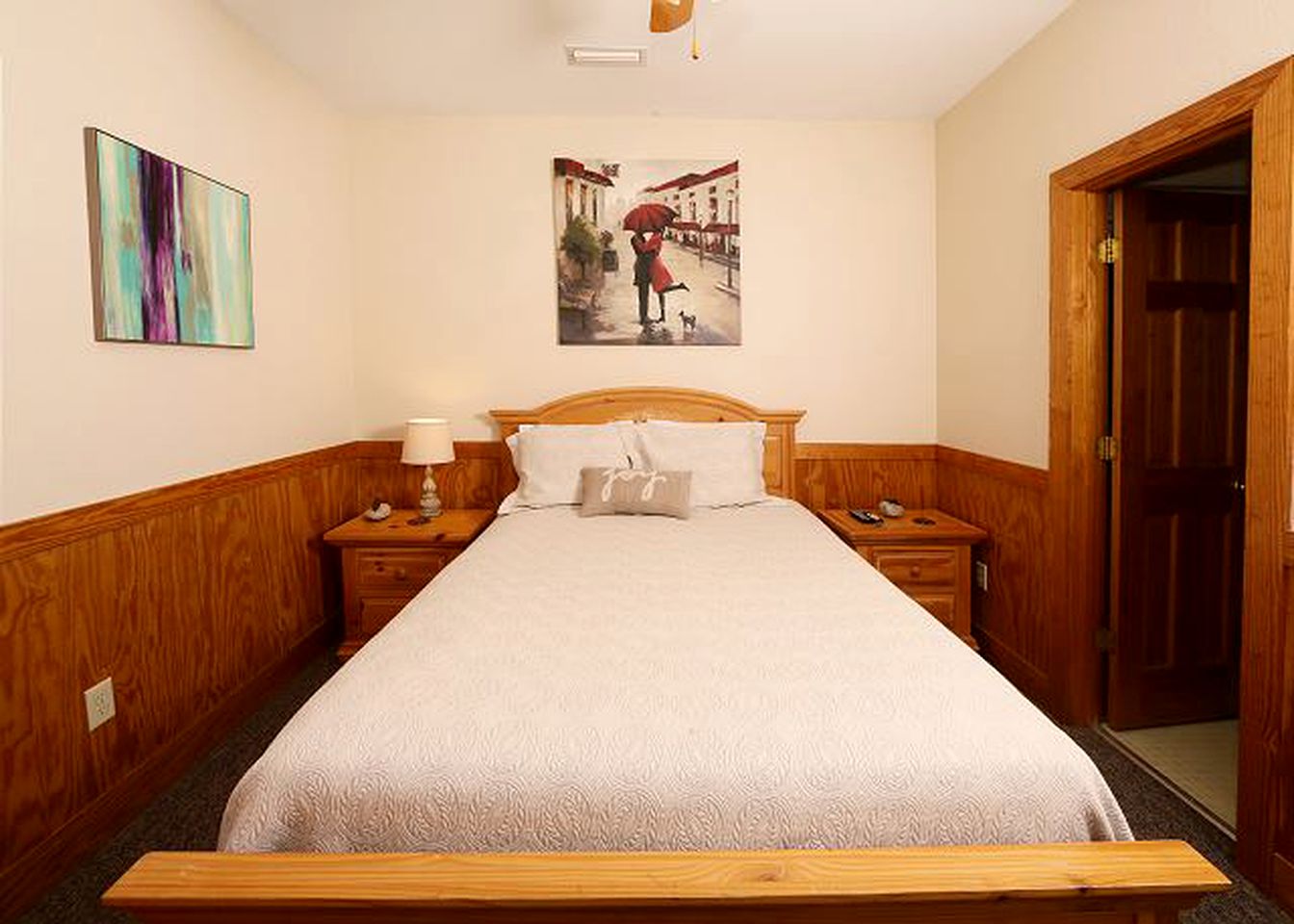 Spacious Pet-Friendly Cabin Rental at Luxury Resort Outside of Knoxville, Tennessee