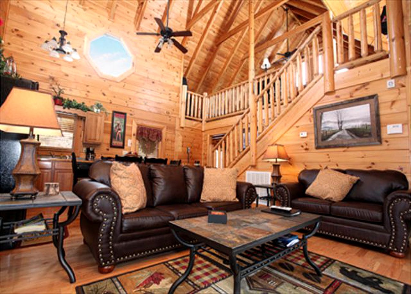 Lovely Family Log Cabin with a Game Room near Gatlinburg, Tennessee