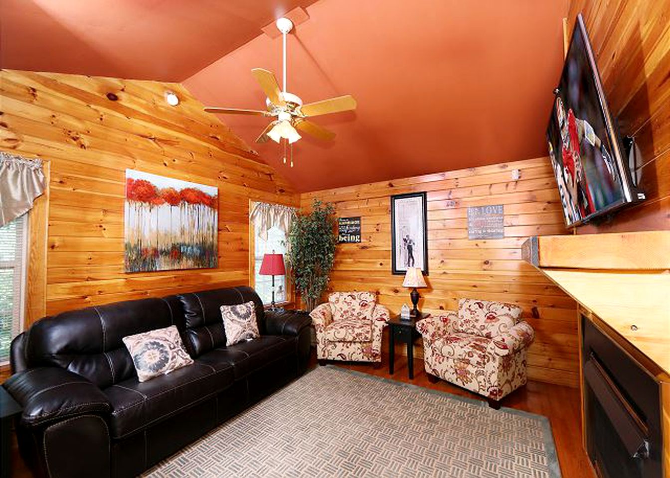 Rustic Cabin Getaway with a Fireplace in Pigeon Forge, Tennessee