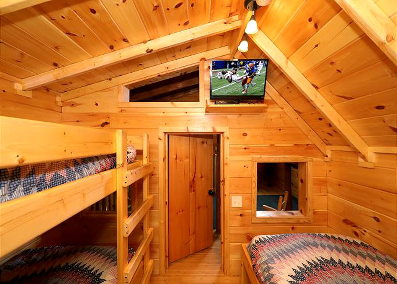 Luxury Log Cabin Rental with Private Hot Tub in Smoky Mountains of Sevierville, Tennessee