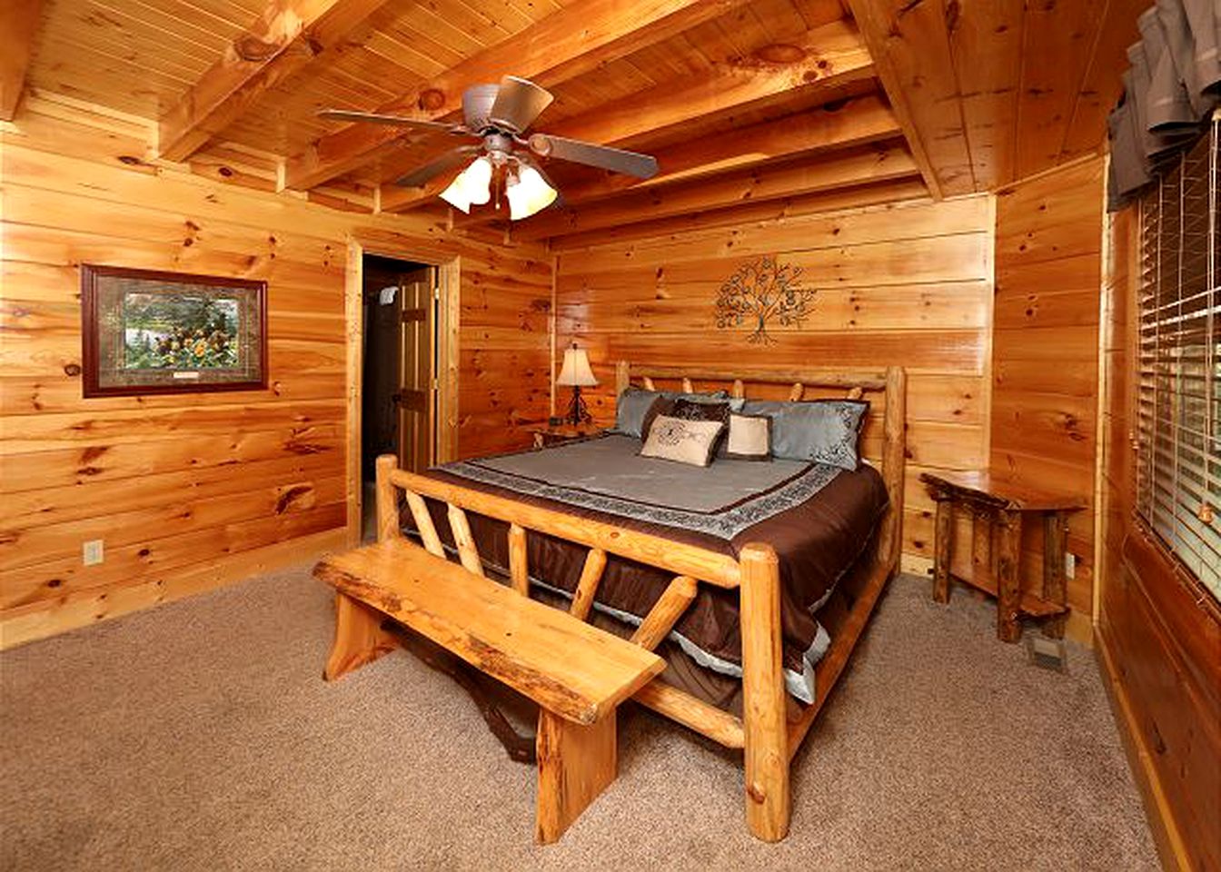 Luxury Log Cabin Rental with Private Hot Tub in Smoky Mountains of Sevierville, Tennessee