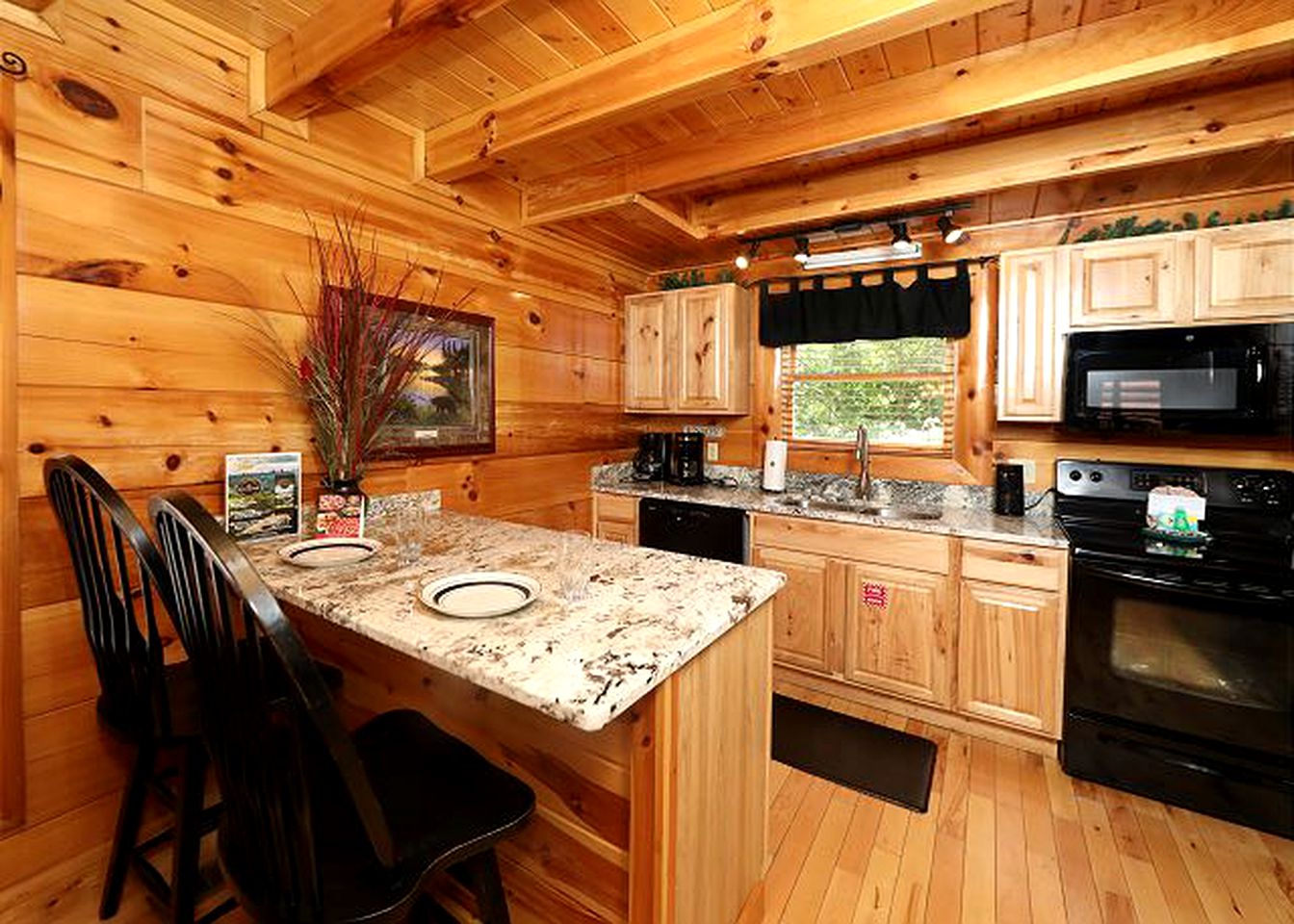 Luxury Log Cabin Rental with Private Hot Tub in Smoky Mountains of Sevierville, Tennessee