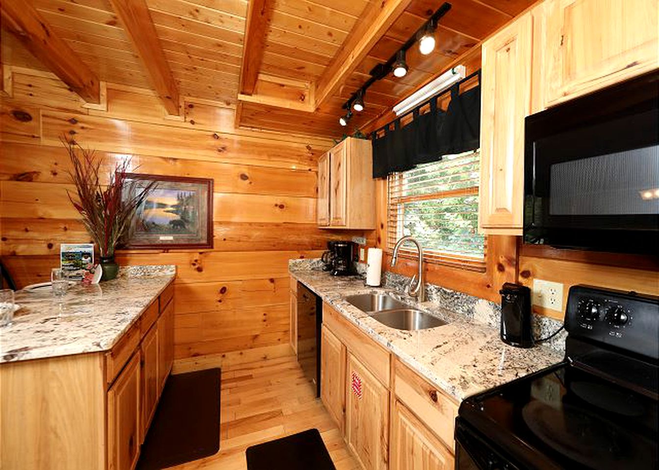 Luxury Log Cabin Rental with Private Hot Tub in Smoky Mountains of Sevierville, Tennessee