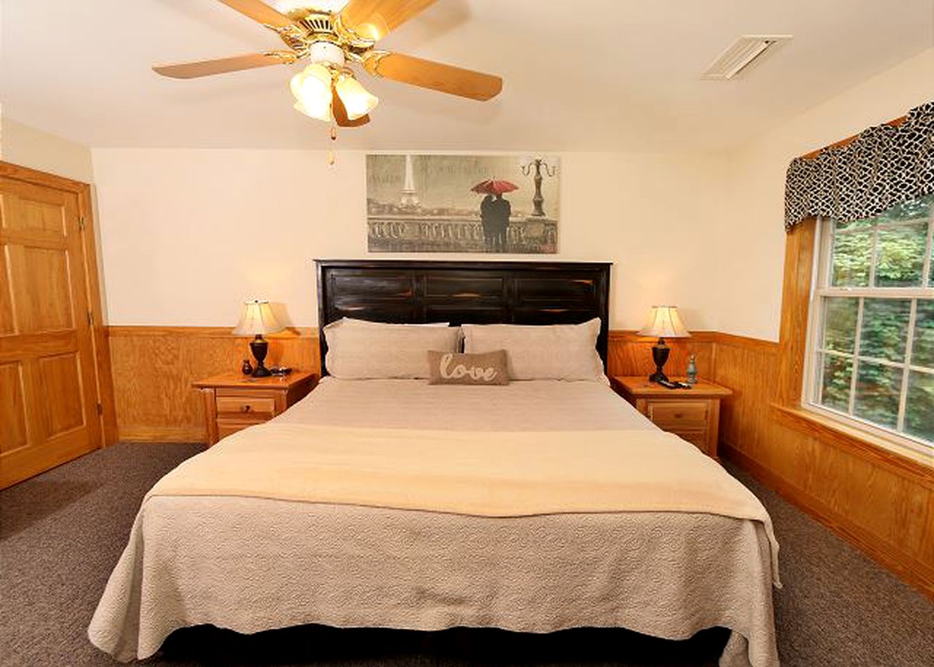 Wheelchair-Accessible Vacation Rental for 32 Guests near Pigeon Forge, Tennessee