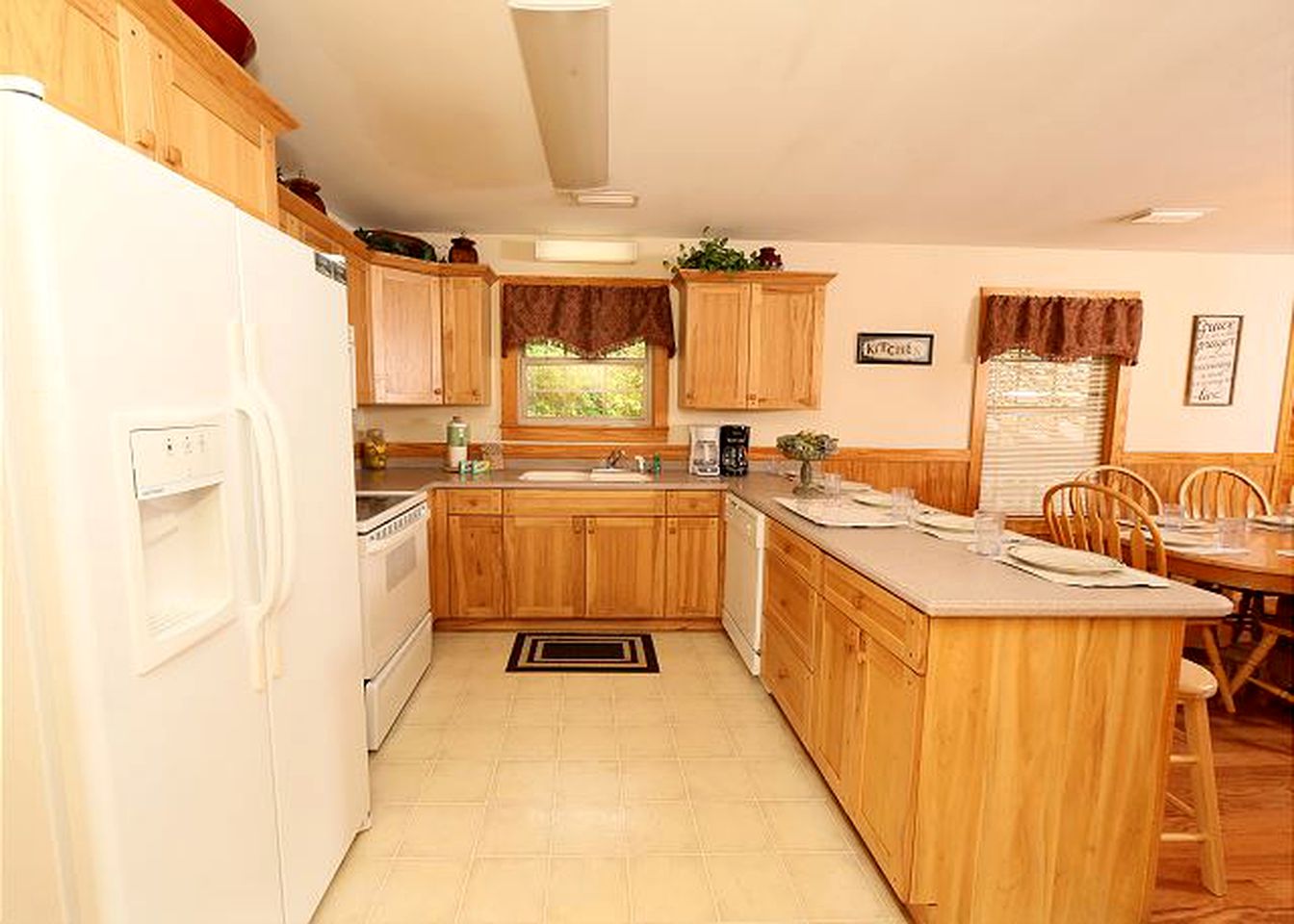 Wheelchair-Accessible Vacation Rental for 32 Guests near Pigeon Forge, Tennessee
