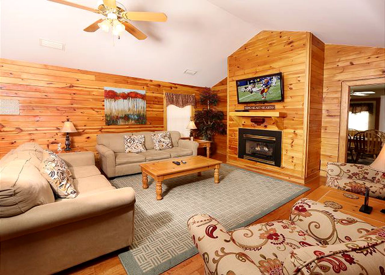 Wheelchair-Accessible Vacation Rental for 32 Guests near Pigeon Forge, Tennessee