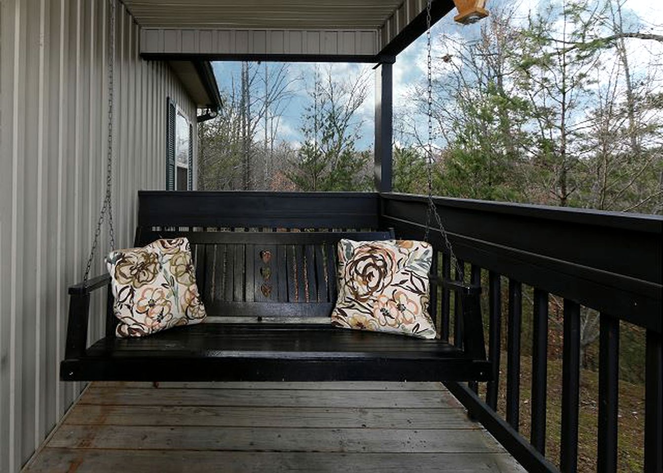 Lovely Dog-Friendly Cabin Rental for a Vacation near Dollywood, Tennessee