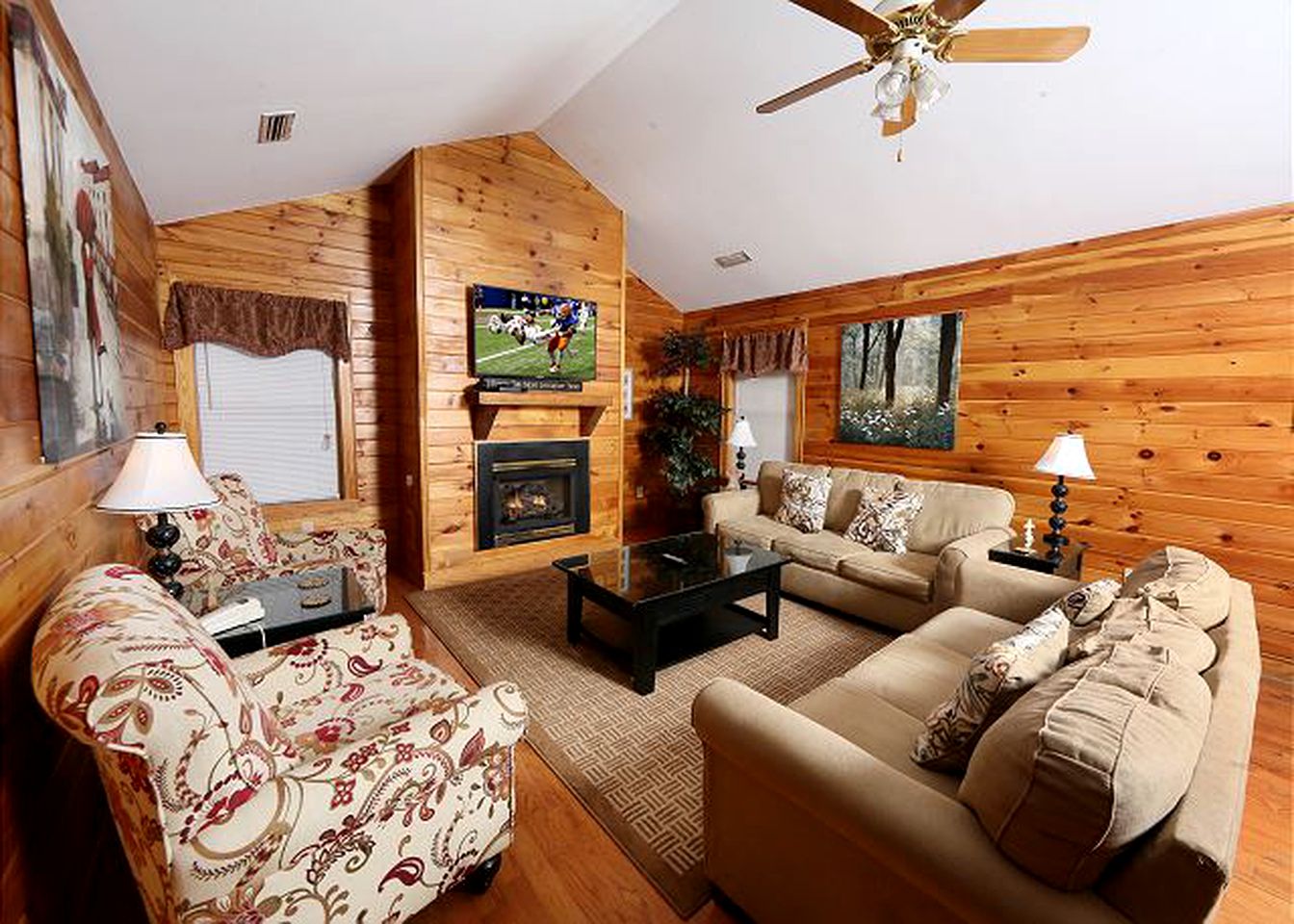 Lovely Dog-Friendly Cabin Rental for a Vacation near Dollywood, Tennessee