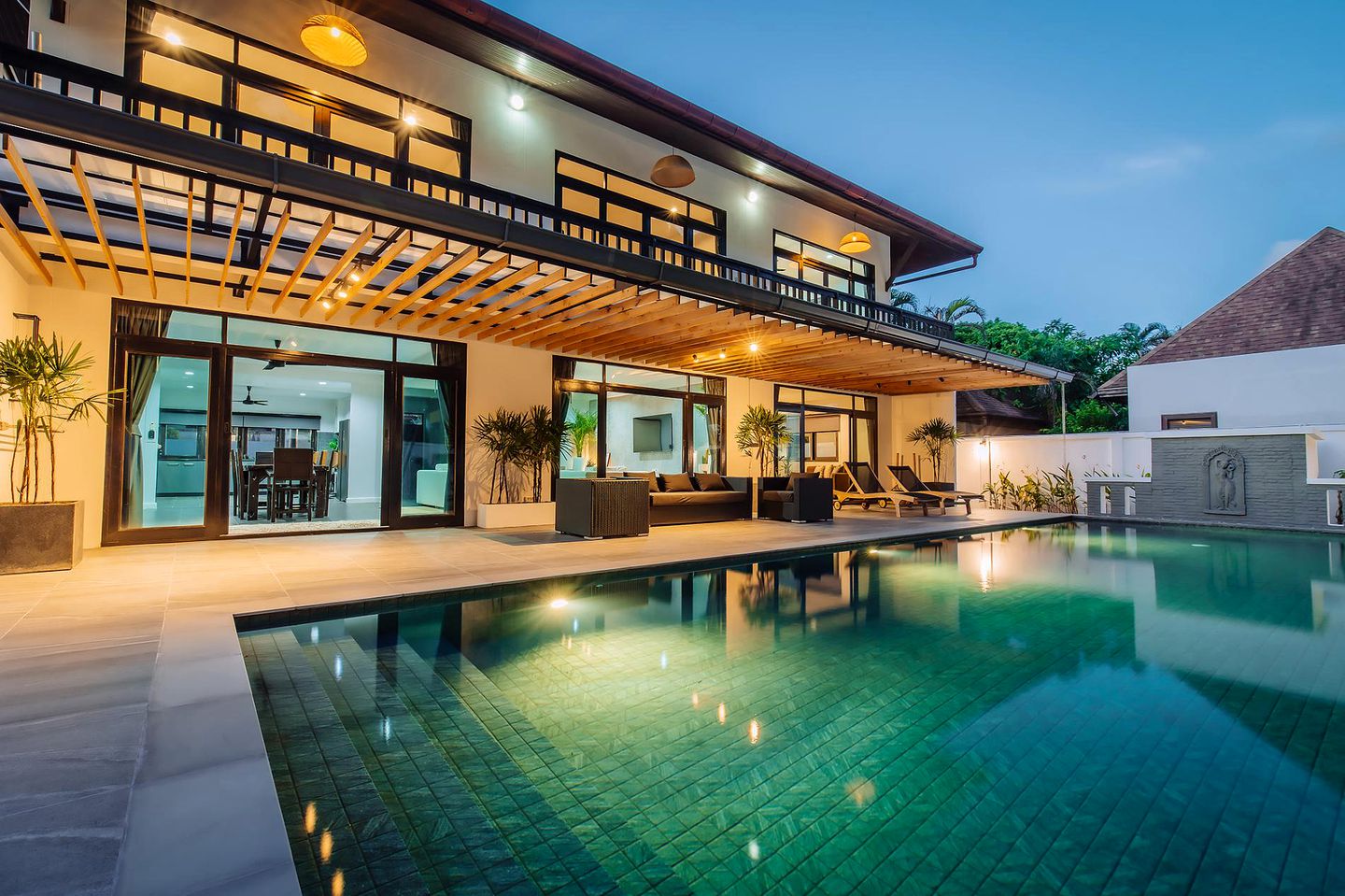Gorgeous Villa with Swimming Pool and Nice Sights in Rawai, Phuket Island