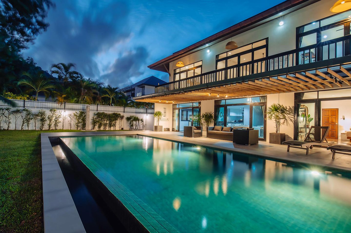 Gorgeous Villa with Swimming Pool and Nice Sights in Rawai, Phuket Island