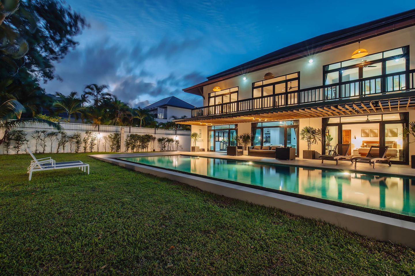Gorgeous Villa with Swimming Pool and Nice Sights in Rawai, Phuket Island