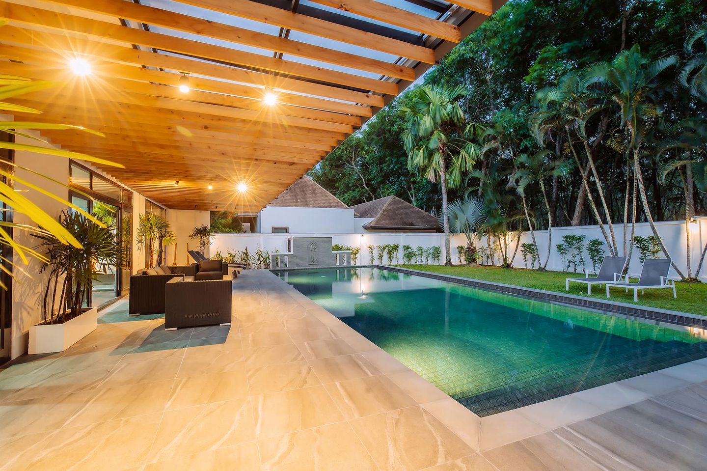 Gorgeous Villa with Swimming Pool and Nice Sights in Rawai, Phuket Island
