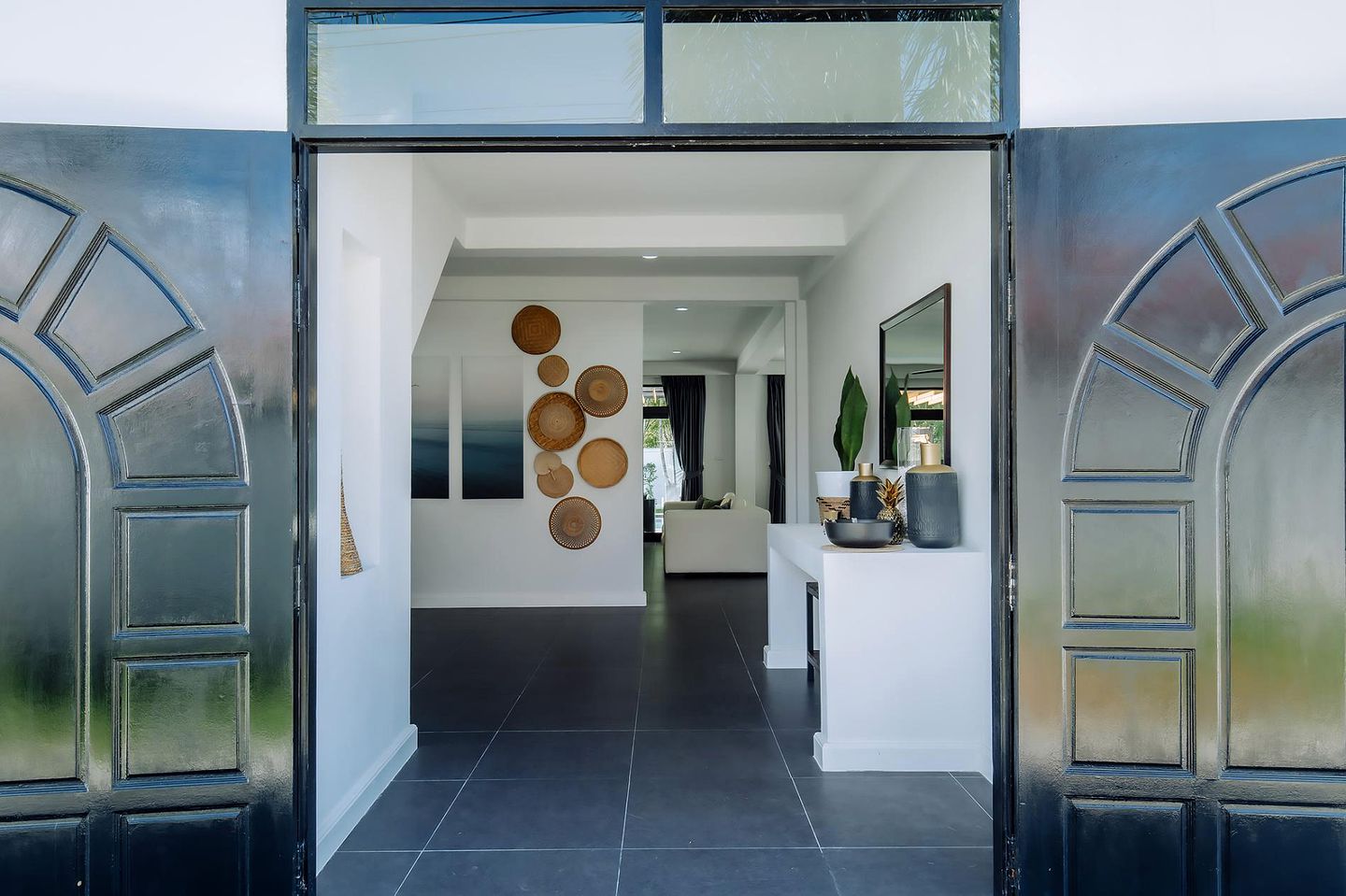 Gorgeous Villa with Swimming Pool and Nice Sights in Rawai, Phuket Island