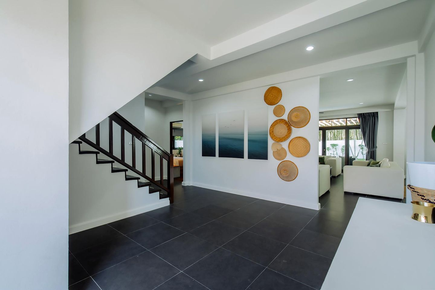 Gorgeous Villa with Swimming Pool and Nice Sights in Rawai, Phuket Island
