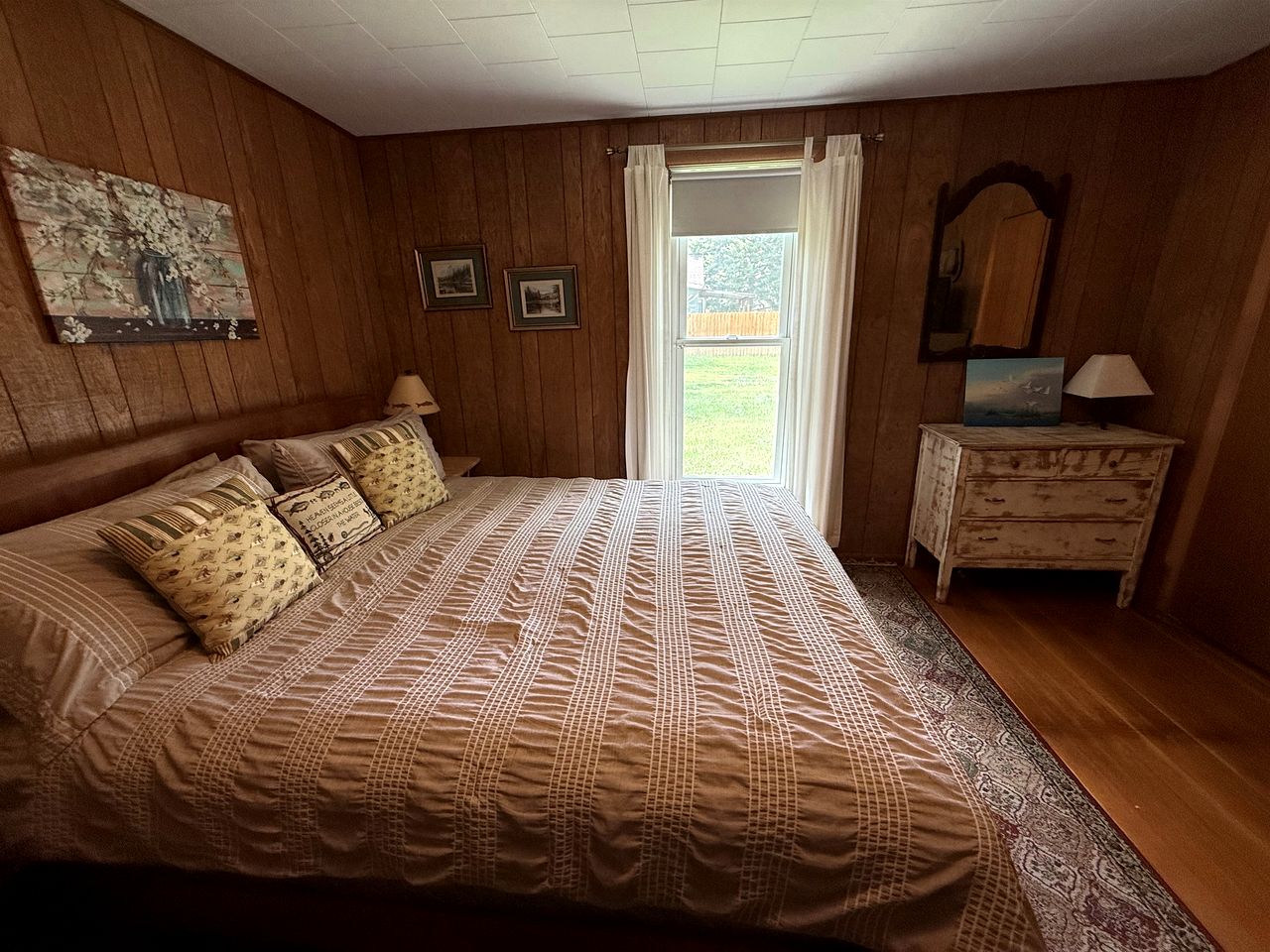 Charming Montana Bungalow with Madison River Views, Steps from Main Street in Ennis, MT