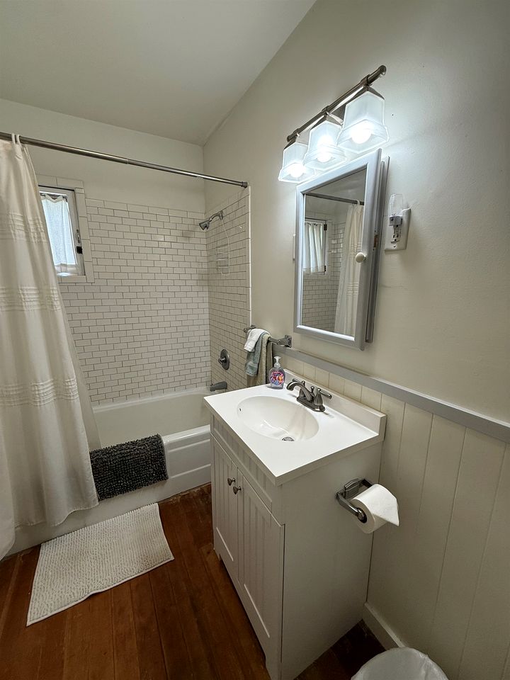 Charming Montana Bungalow with Madison River Views, Steps from Main Street in Ennis, MT