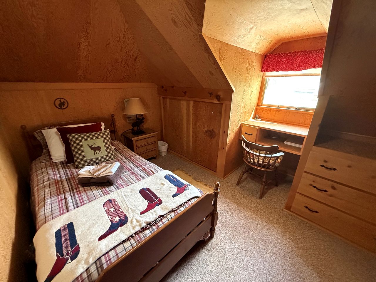 Charming Montana Bungalow with Madison River Views, Steps from Main Street in Ennis, MT