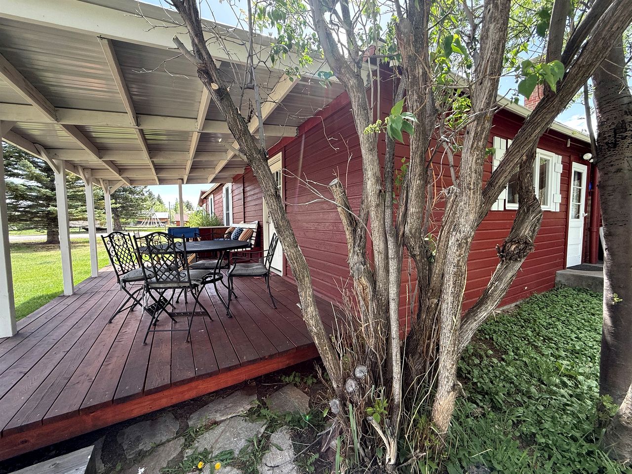Charming Montana Bungalow with Madison River Views, Steps from Main Street in Ennis, MT