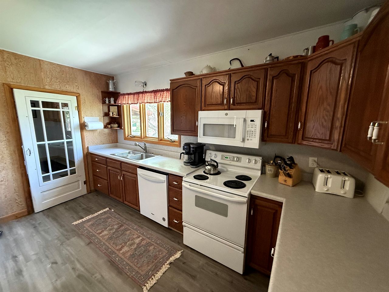 Charming Montana Bungalow with Madison River Views, Steps from Main Street in Ennis, MT