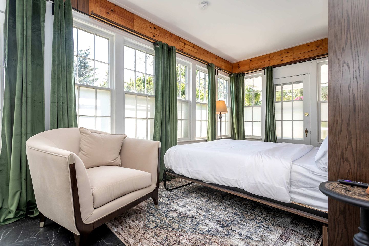 Romantic Historic Inn Suite with Mountain Views in Luray, Virginia