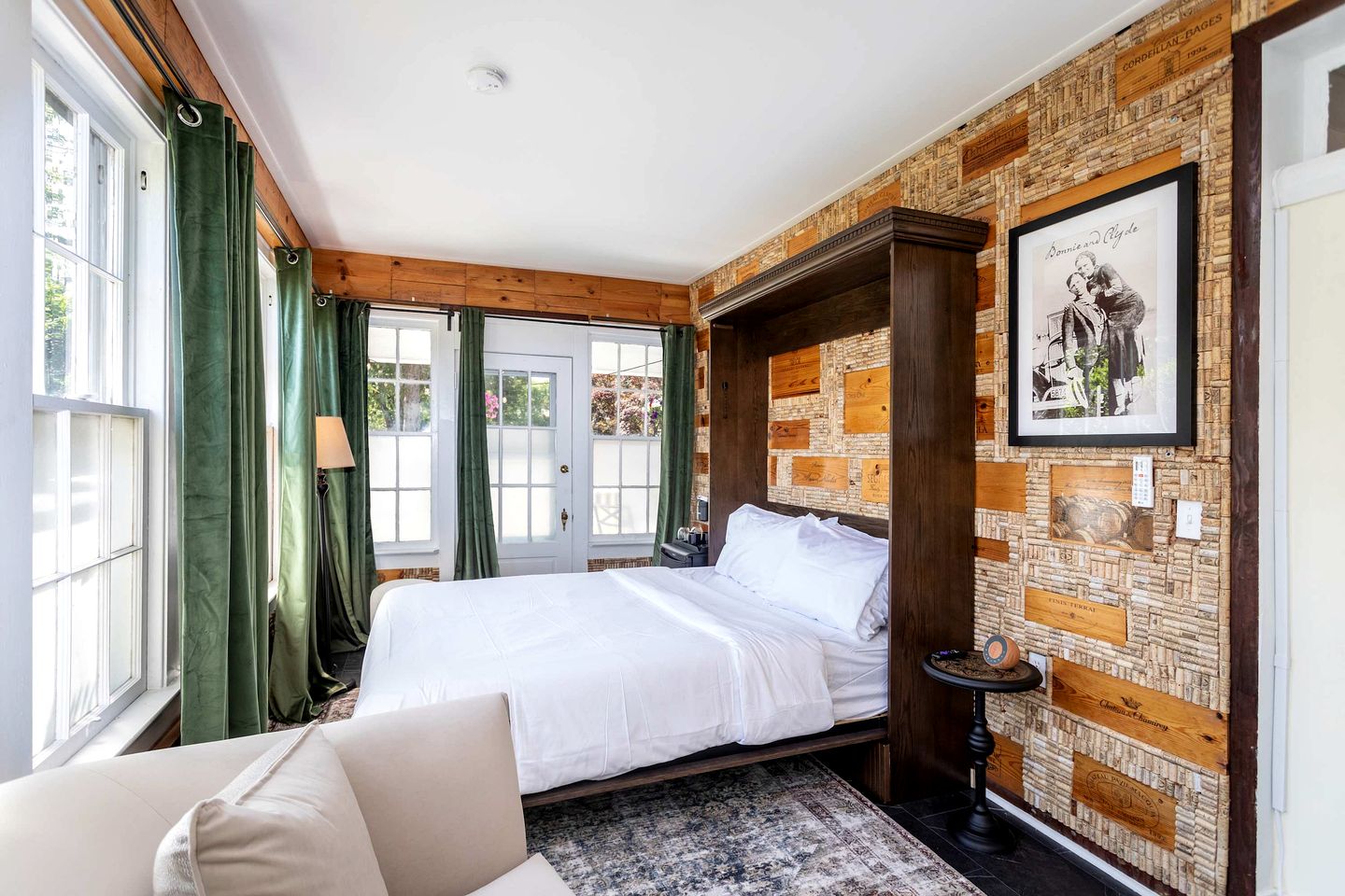 Romantic Historic Inn Suite with Mountain Views in Luray, Virginia