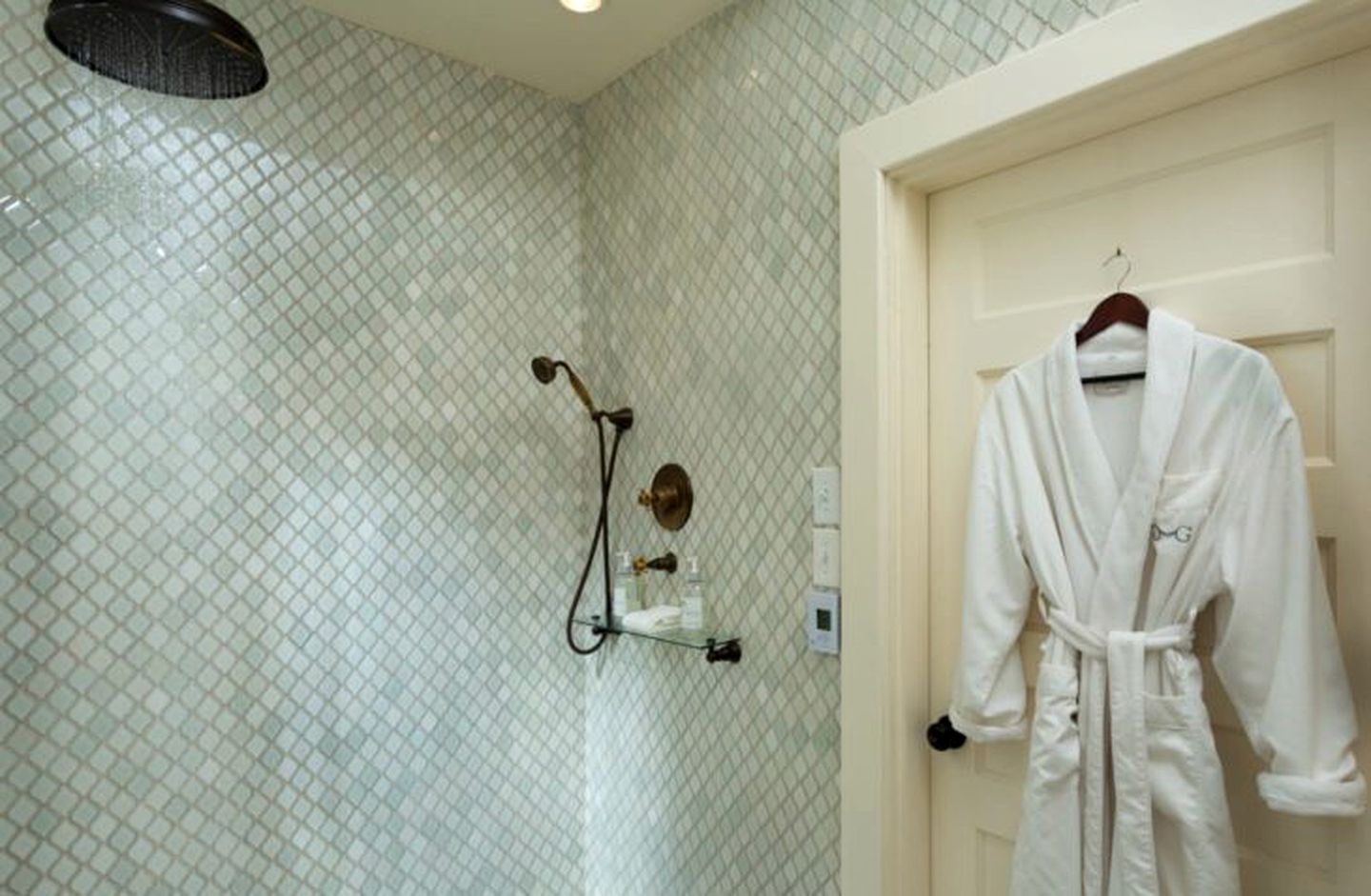 Breathtaking Vacation Rental with a Private Jacuzzi near Winchester, Virginia