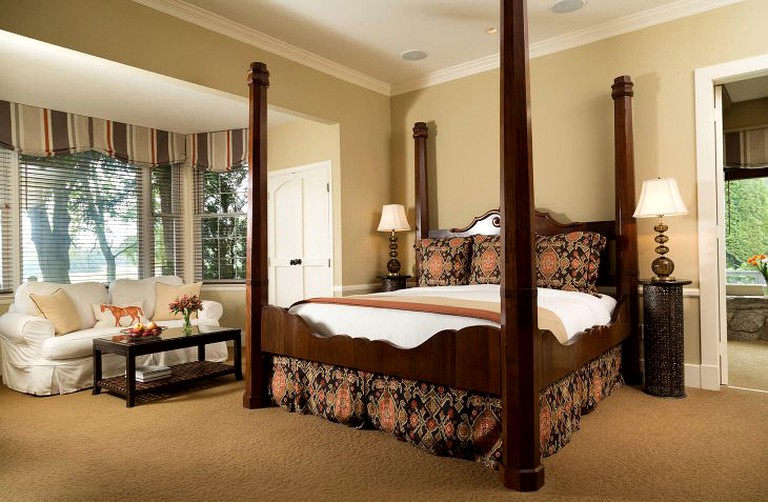 Breathtaking Vacation Rental with a Private Jacuzzi near Winchester, Virginia | Nature Lodges (Front Royal, Virginia, United States of America)