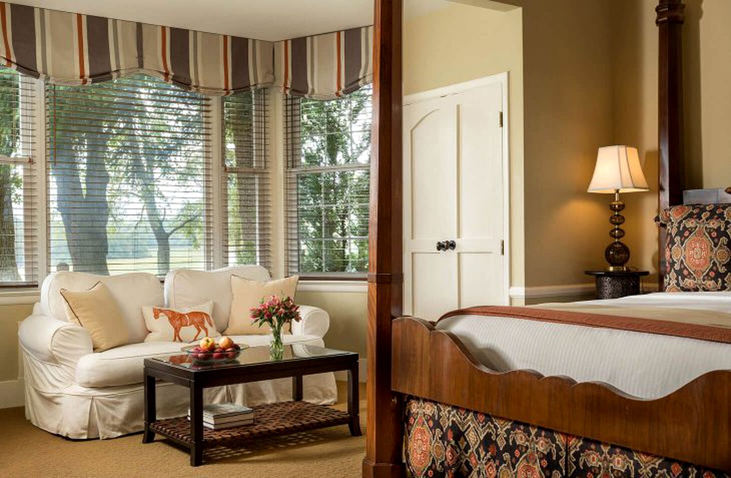 Breathtaking Vacation Rental with a Private Jacuzzi near Winchester, Virginia