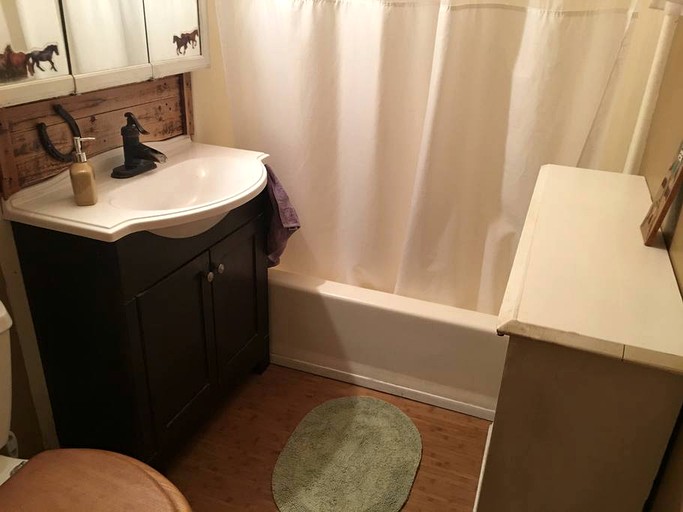 Cabins (Yucca Valley, California, United States)