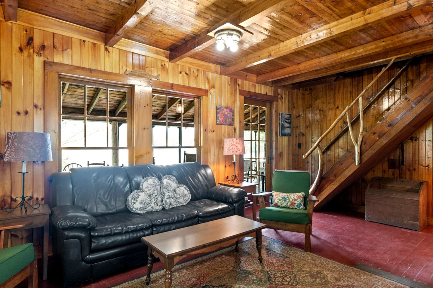 Cozy Cabin for Eight People with Lake Views near Plattsburgh