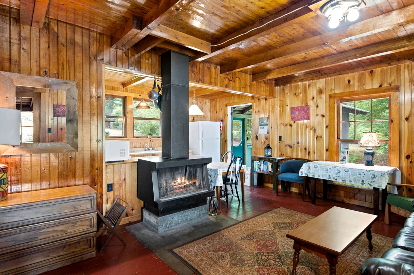 Cozy Cabin for Eight People with Lake Views near Plattsburgh