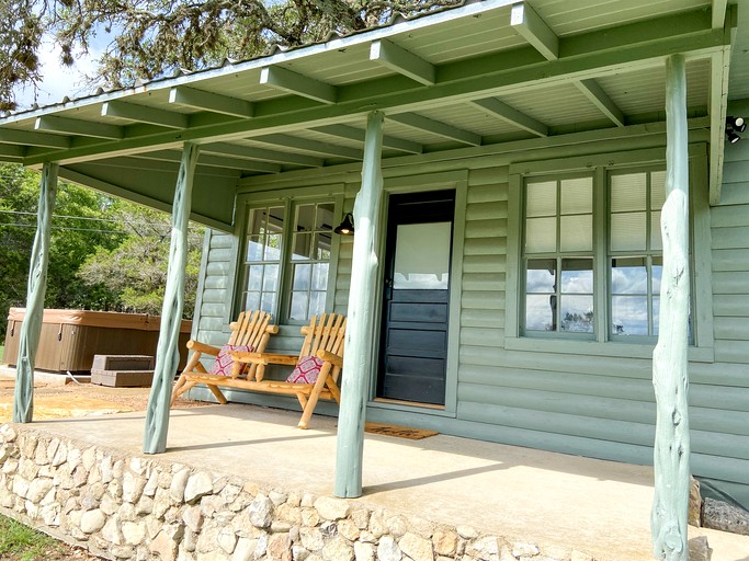 Cabins (United States of America, Hunt, Texas)