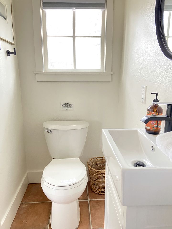 Efficiency-Style Cabin with Spa Lovely for a Couples Escape in Hunt, Texas