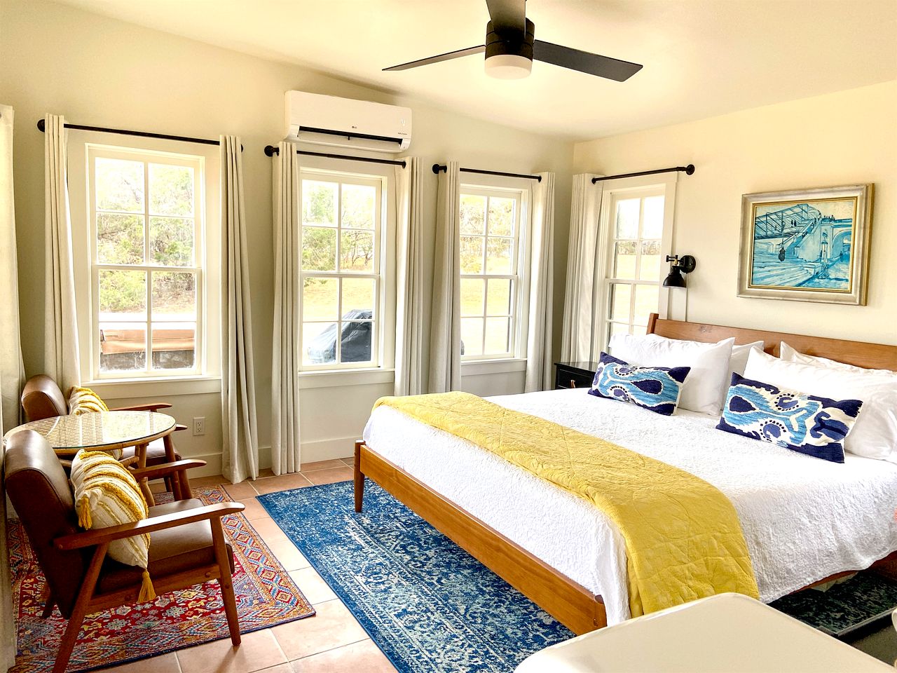 Efficiency-Style Cabin with Spa Lovely for a Couples Escape in Hunt, Texas