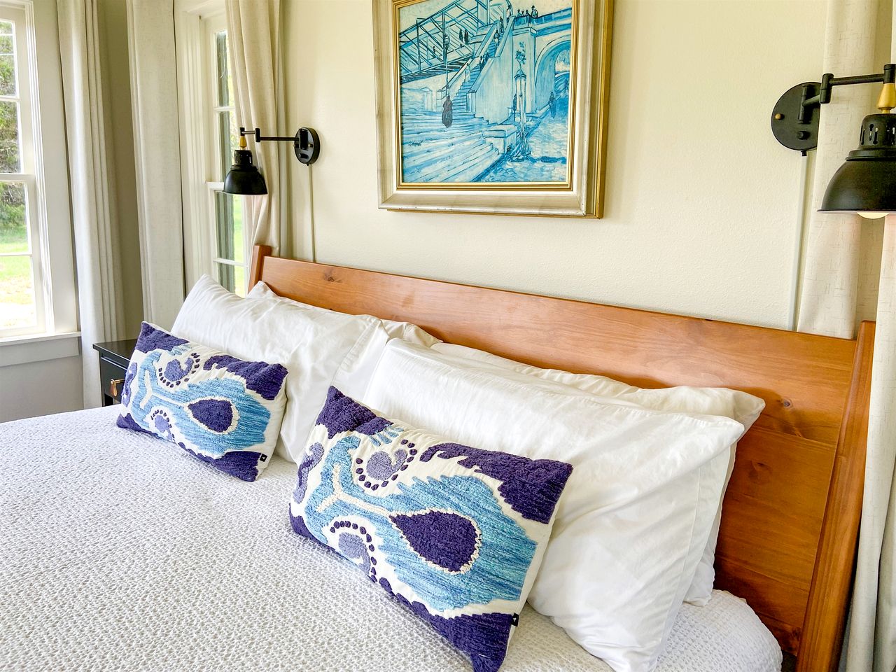 Efficiency-Style Cabin with Spa Lovely for a Couples Escape in Hunt, Texas