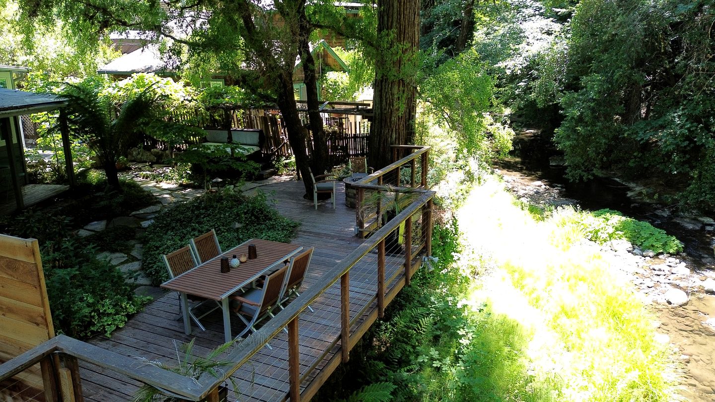 Stunning Riveside Cottage in the Santa Cruz Mountains for a Peaceful Escape in Nature in Boulder Creek, California