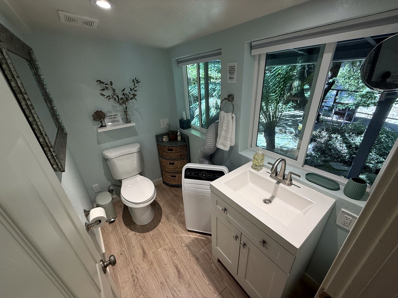 Stunning Riveside Cottage in the Santa Cruz Mountains for a Peaceful Escape in Nature in Boulder Creek, California