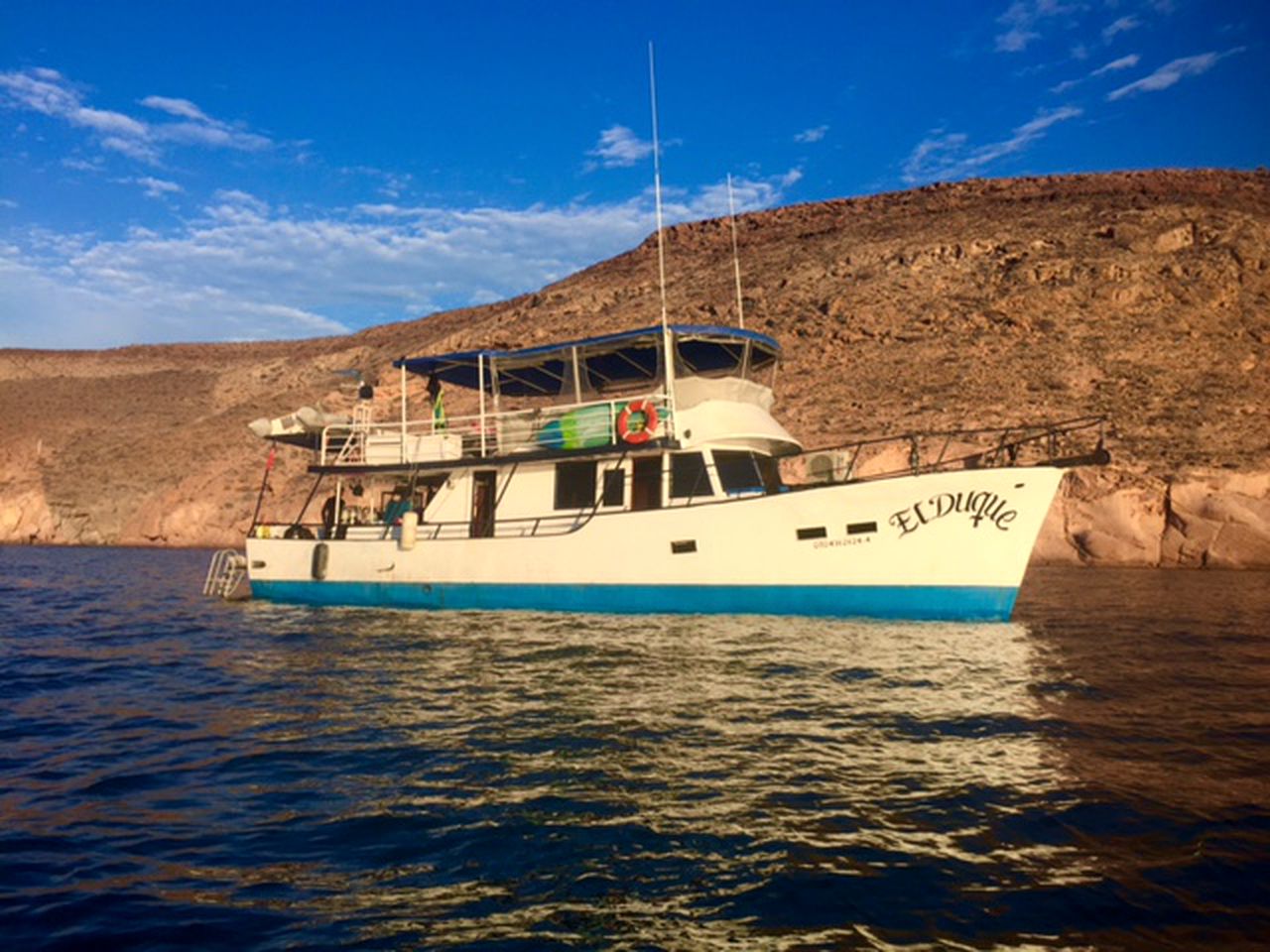 Luxury Boat Rental for Diving & Snorkeling Adventure in La Paz, Baja California