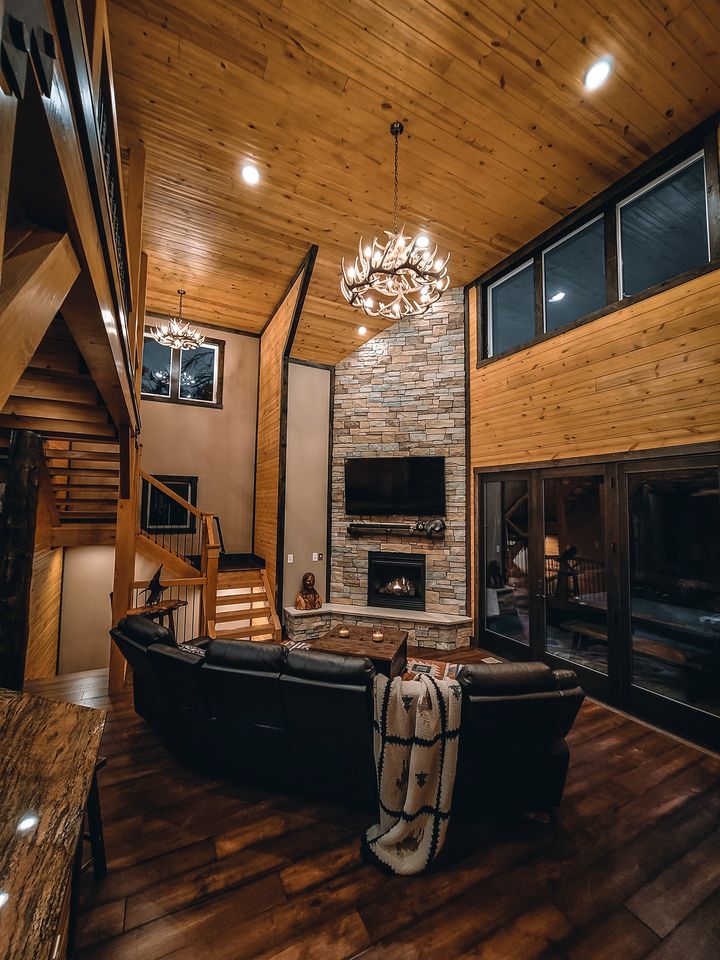 Mountain Cabin with Hot-Tub and Breathtaking Views in Colorado