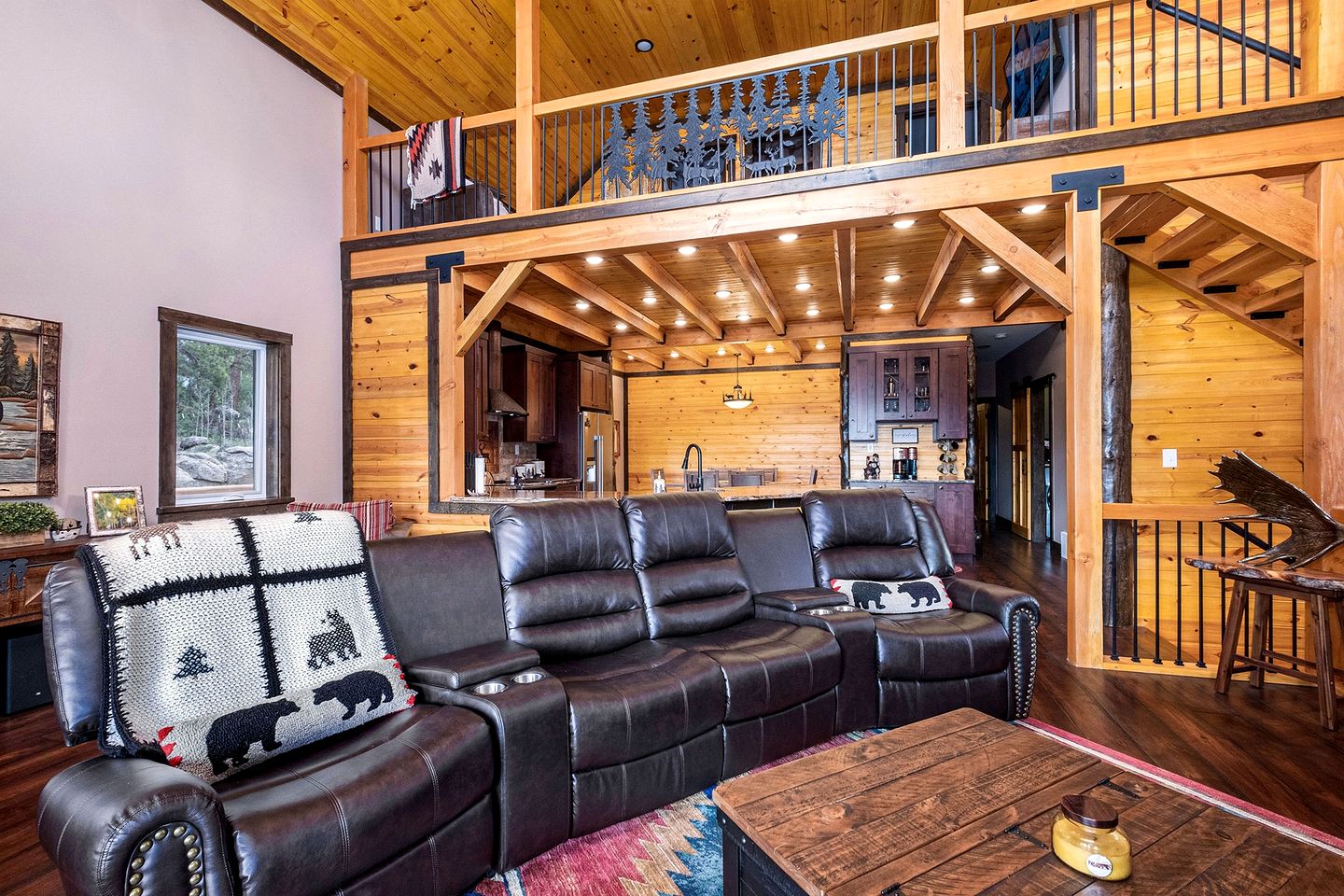 Mountain Cabin with Hot-Tub and Breathtaking Views in Colorado