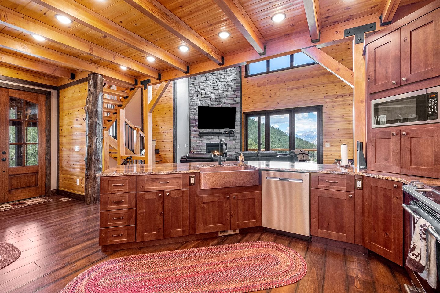 Mountain Cabin with Hot-Tub and Breathtaking Views in Colorado