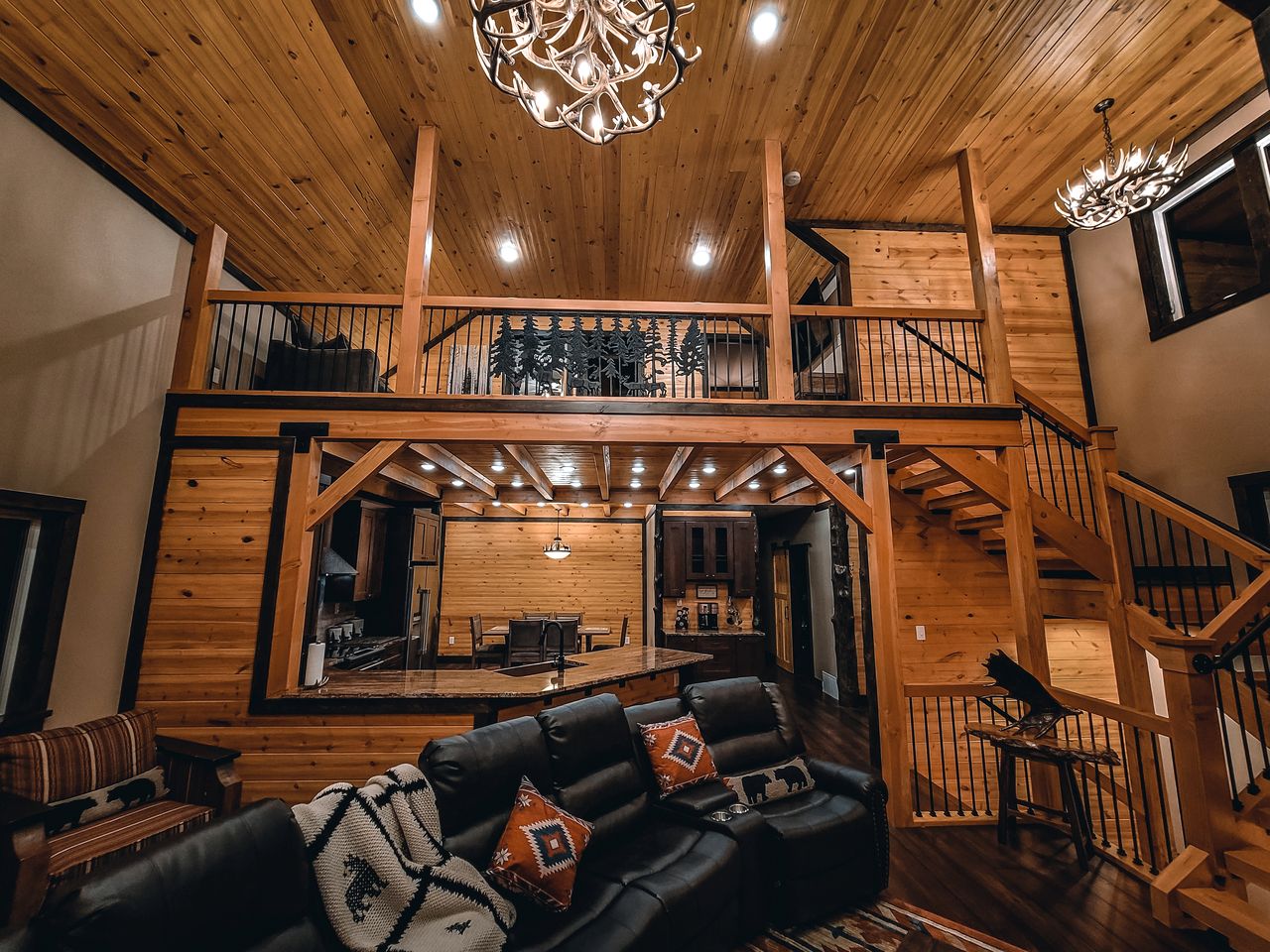 Mountain Cabin with Hot-Tub and Breathtaking Views in Colorado