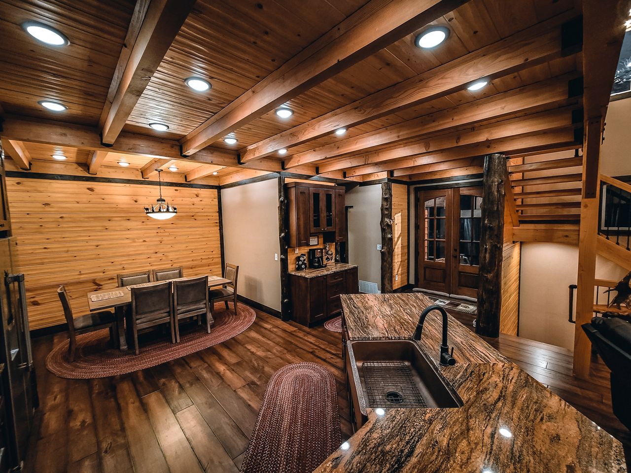 Mountain Cabin with Hot-Tub and Breathtaking Views in Colorado