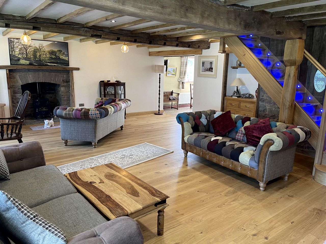 Elegance and Views: Unwind in a Brecon Rental with Breathtaking Scenery and Hot Tub